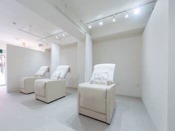 Fameu TAKASAKI eye & brow 店内写真 4枚目