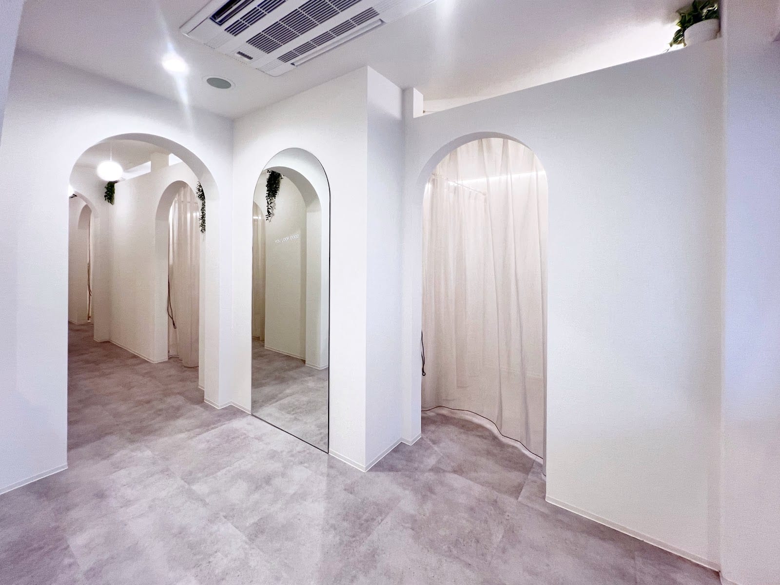 Oui高崎 まつ毛と眉の専門店（高崎）のメンズ眉毛サロン店内写真 1枚目