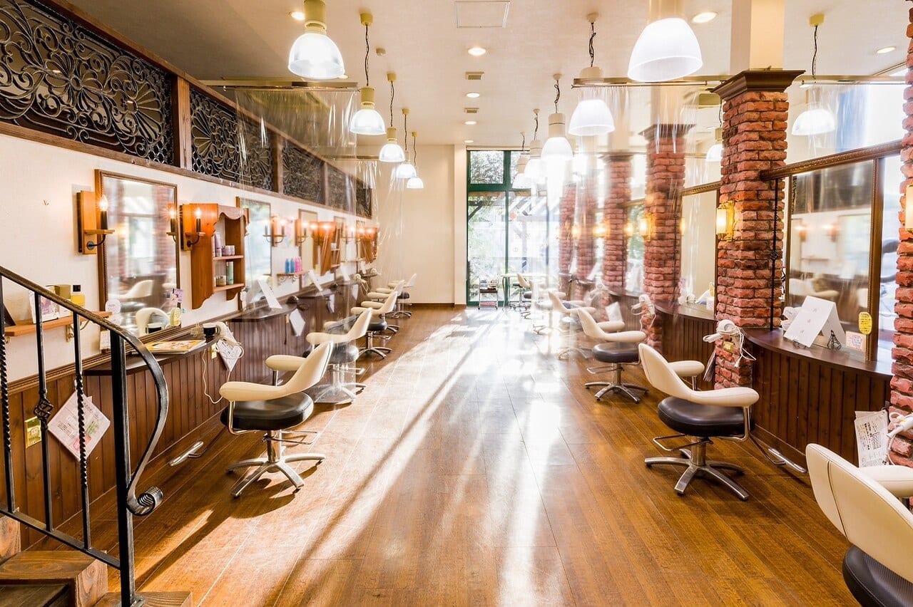 Grand Beauty B's 緑店（徳重）のメンズ眉毛サロン店内写真 1枚目