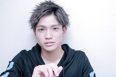 MEN'S BEAUTY×THE PERMメンズアイブロウ大阪梅田 店内写真 1枚目
