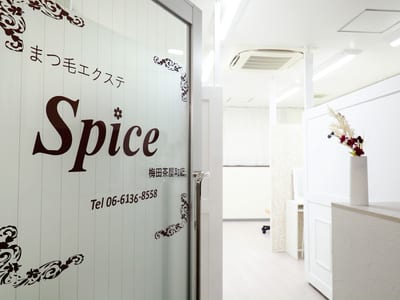 マツエク/まつげパーマと眉毛サロン Spice 梅田茶屋町店 店内写真 1枚目