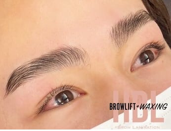 まつ毛パーマ×眉毛アイブロウ Lash love 梅田店 まつげパーマ×眉毛アイブロウ 店内写真 3枚目