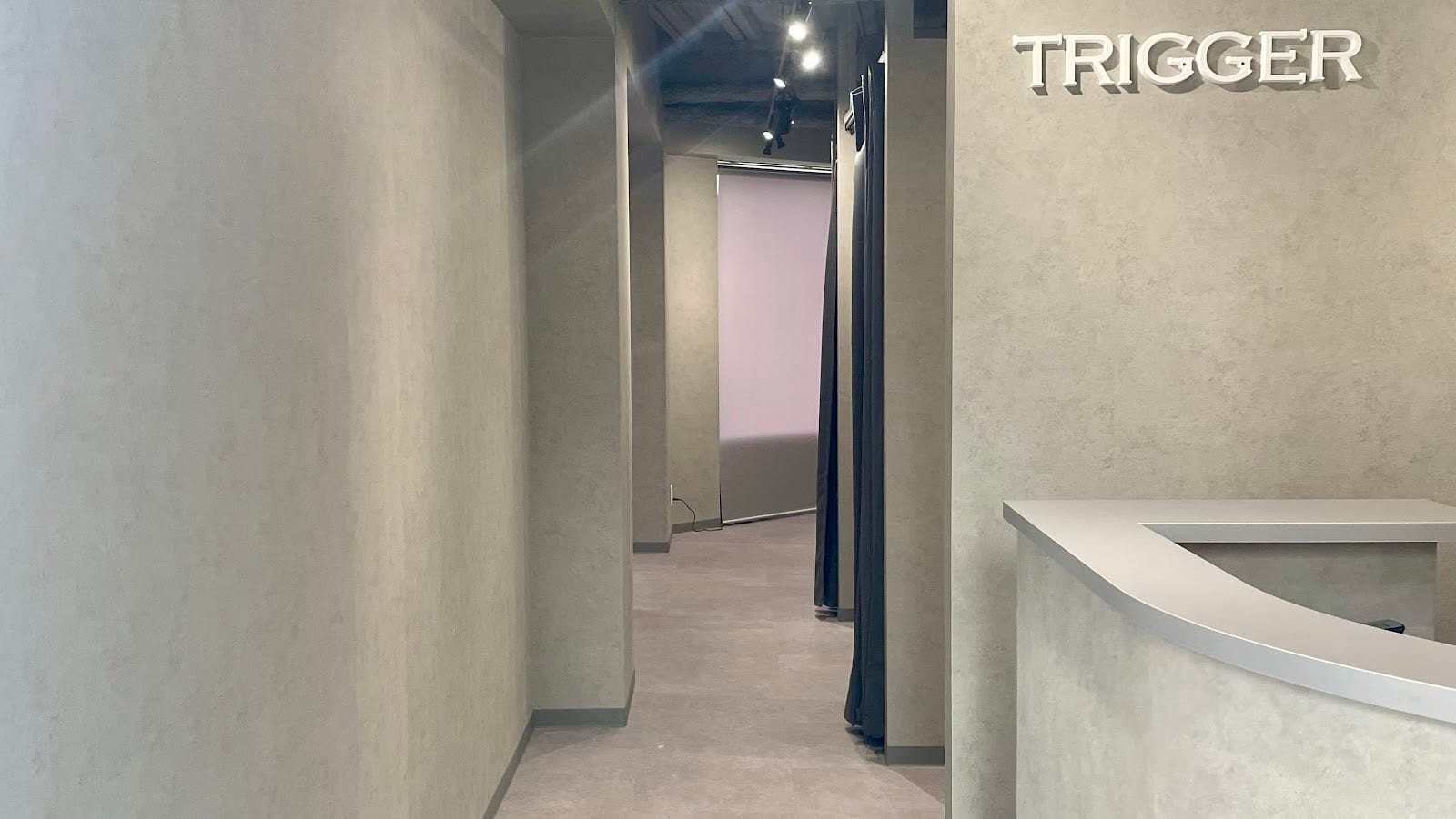 TRIGGERメンズ専門/眉毛・アイブロウサロン/大阪/梅田・中崎町（梅田）のメンズ眉毛サロン店内写真 1枚目