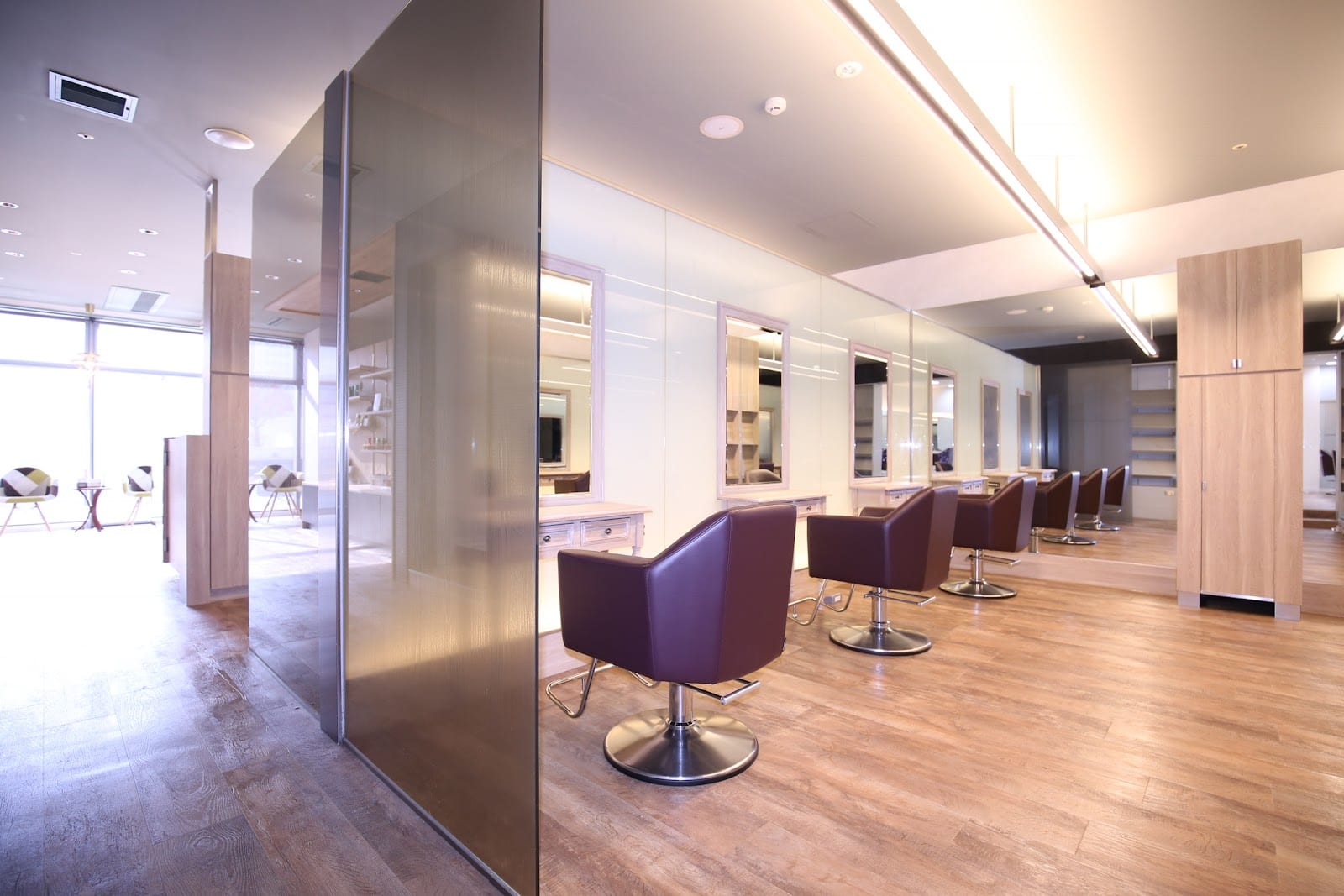 hair&make first 山形店（山形）のメンズ眉毛サロン店内写真 1枚目