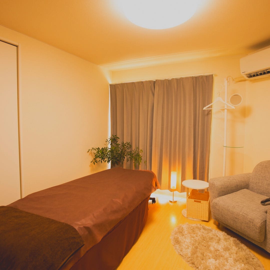 アイブロウ&アイラッシュRevi(横浜)のメンズ眉毛サロン店内写真 1枚目