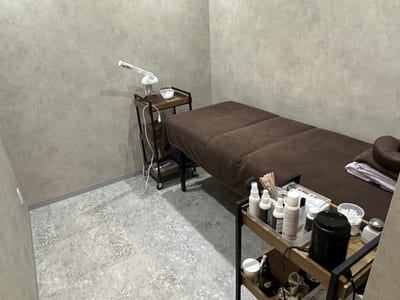 メンズ脱毛＆メンズ眉毛サロン Kyle.横浜 店内写真 3枚目