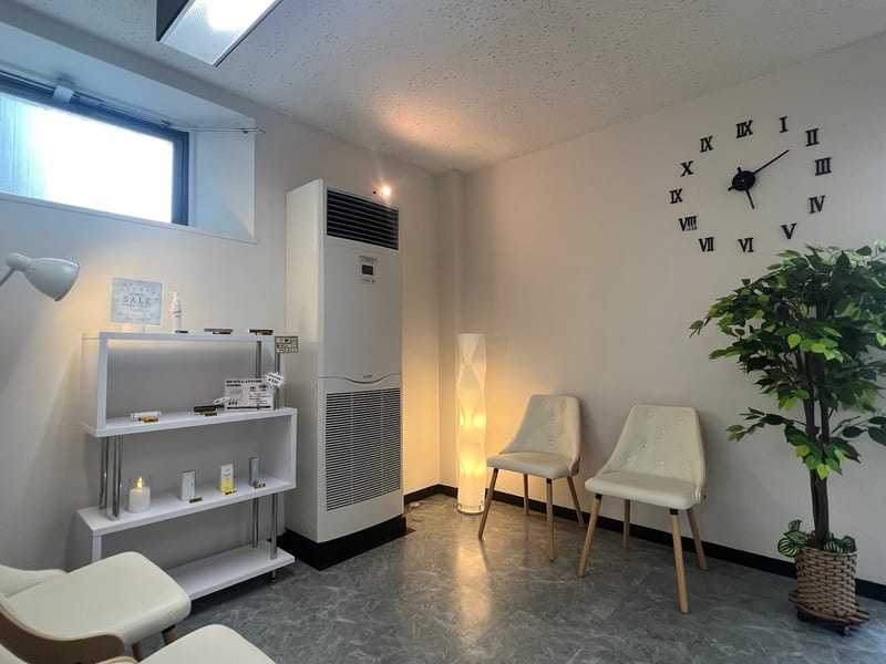 Blossa(横浜)のメンズ眉毛サロン
