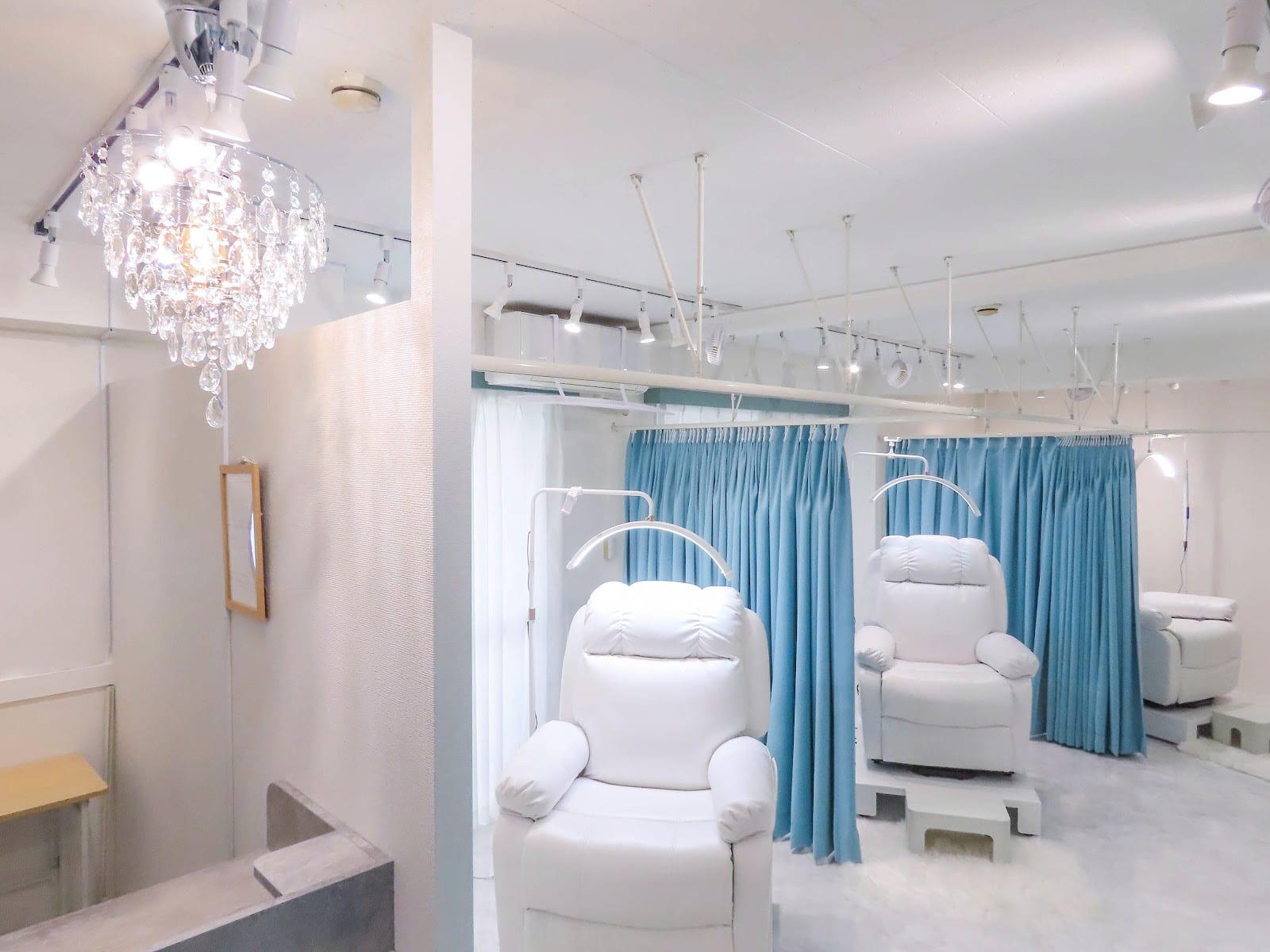 まつ毛パーマ＆眉毛サロン SSIN STUDIO 新宿南店（代々木）のメンズ眉毛サロン店内写真 1枚目